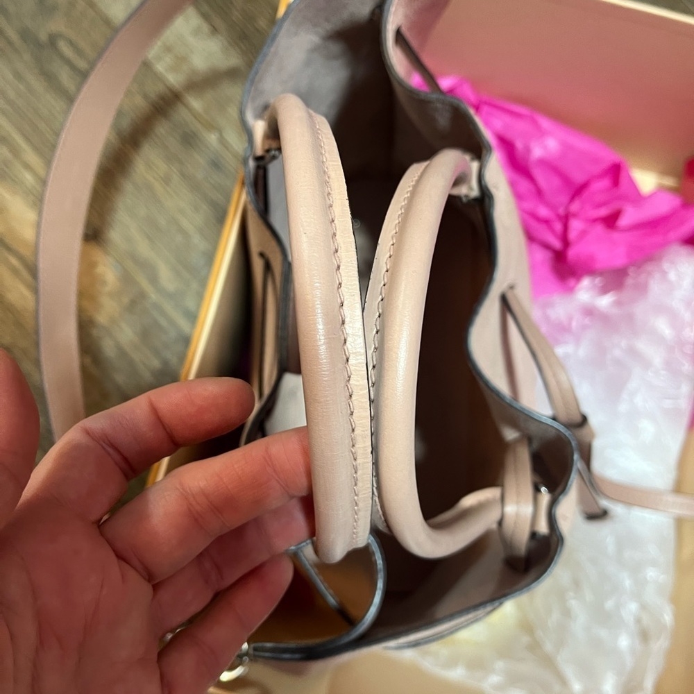 Louis Vuitton Girolta Mahina Monogram Bucket Bag with COA, box, dust bag - Picture 7 of 10